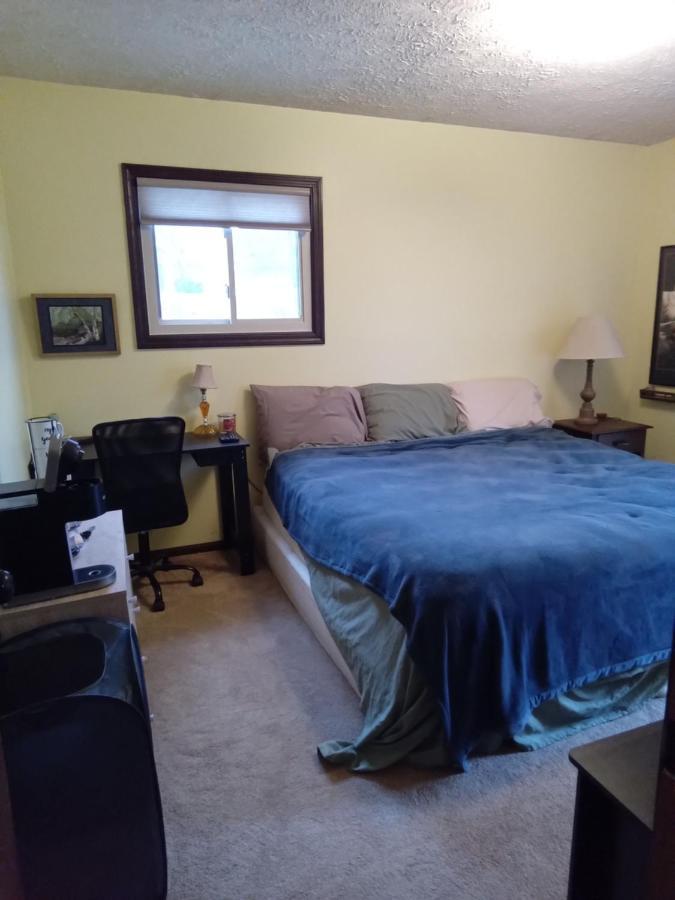 Apartamento Outdoor Hot Tub And Cozy King Bed Lansing Exterior foto