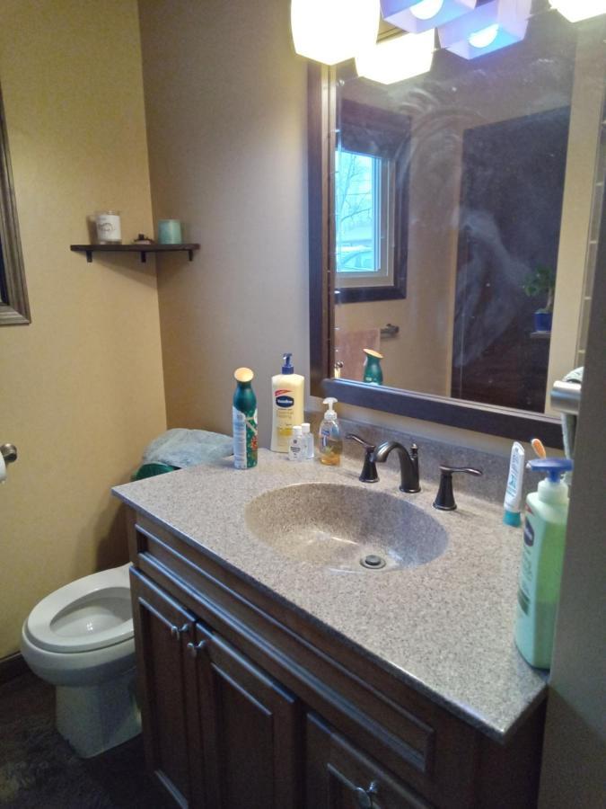 Apartamento Outdoor Hot Tub And Cozy King Bed Lansing Exterior foto